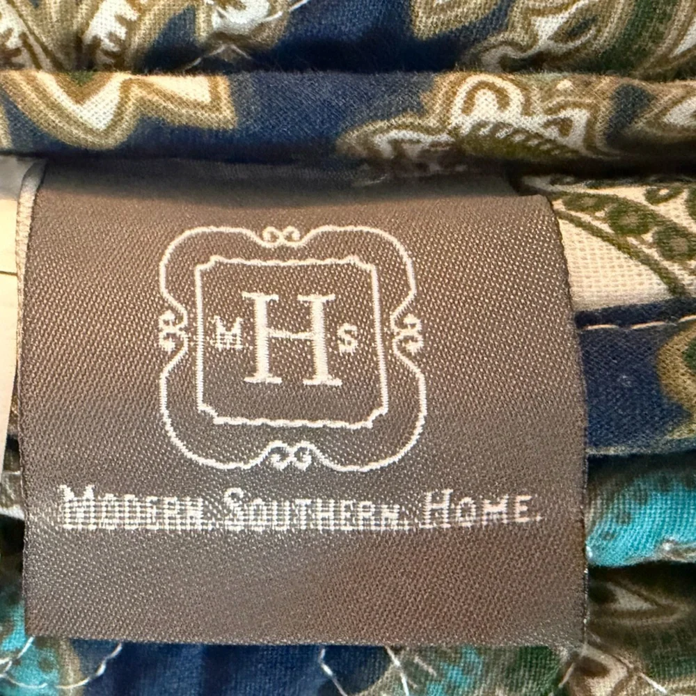 MODERN SOUTHERN HOME Hollingsworth Full/Queen Comforter Set